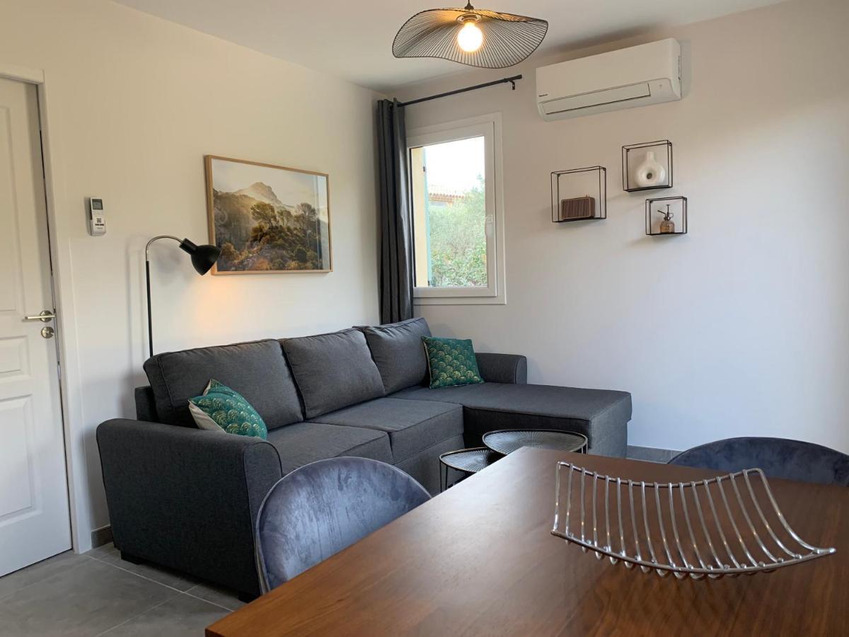 Le Cabanon De Livia Avec Piscine Privee Villa Кюкюрон Екстериор снимка