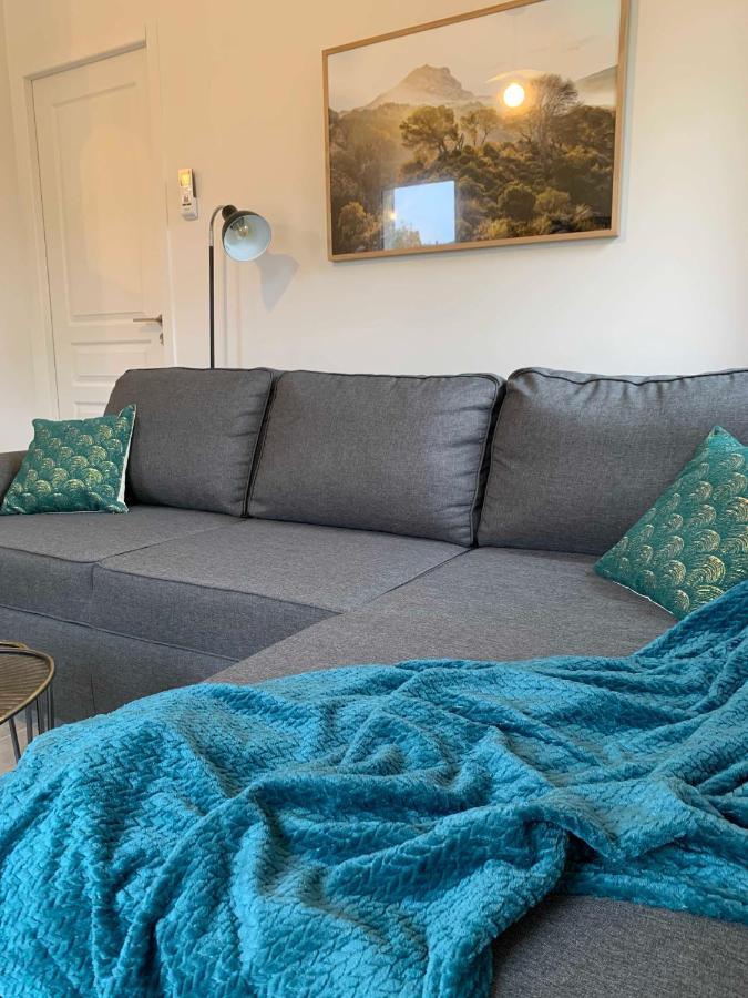 Le Cabanon De Livia Avec Piscine Privee Villa Кюкюрон Екстериор снимка