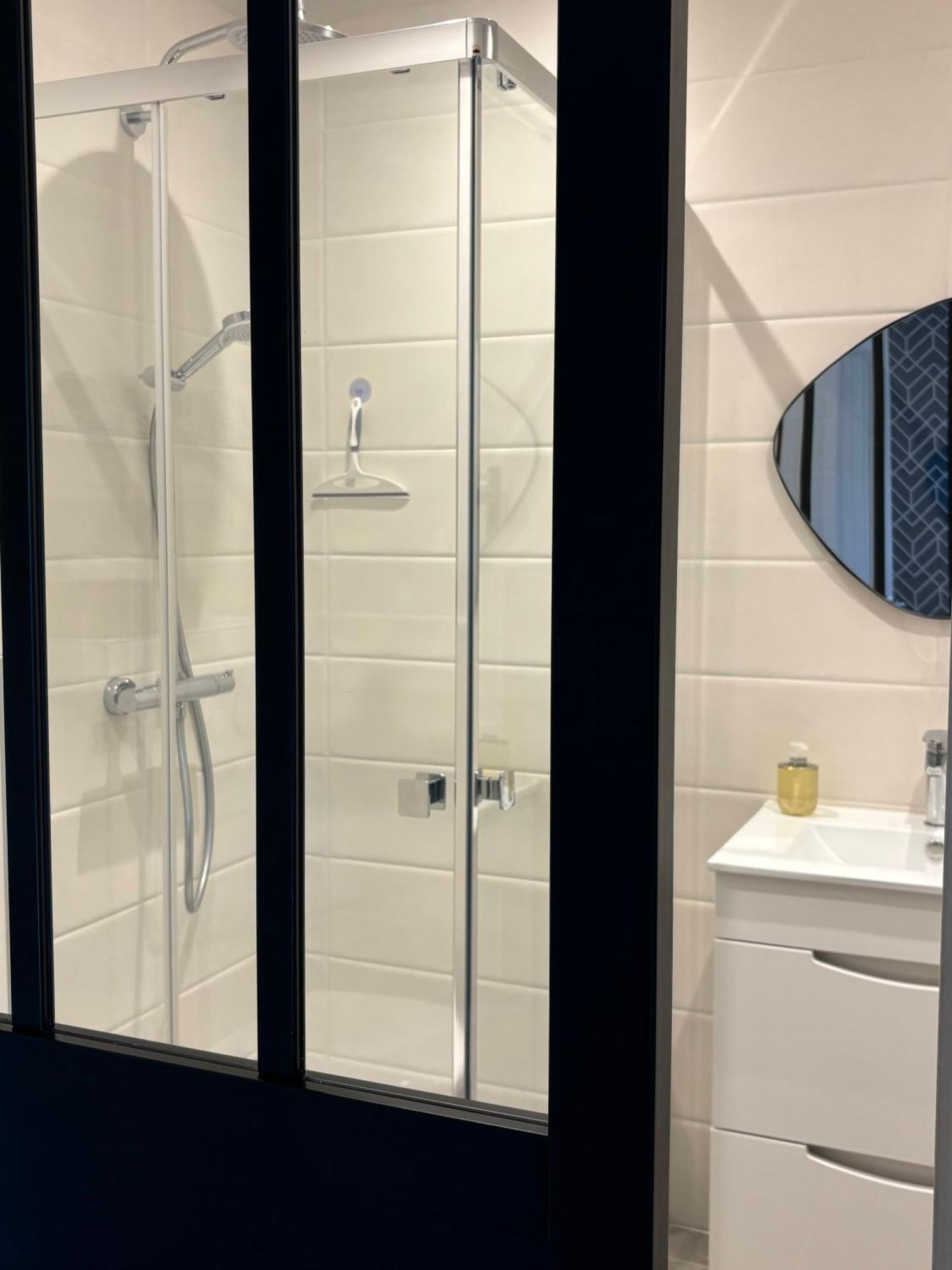Le Cabanon De Livia Avec Piscine Privee Villa Кюкюрон Екстериор снимка